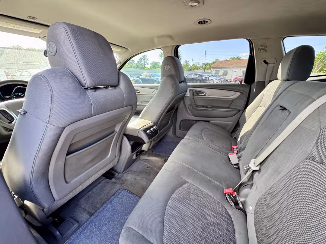 2017 Chevrolet Traverse - 1GNKRGKD7HJ205917 - Image #9