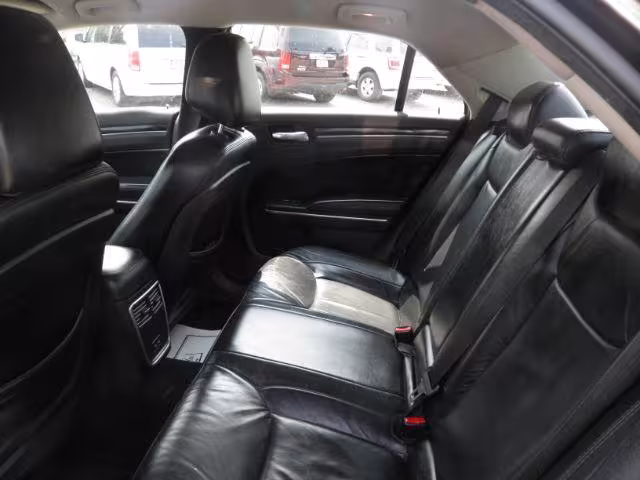 2017 Chrysler 300 - 2C3CCARG5HH597054 - Image #4
