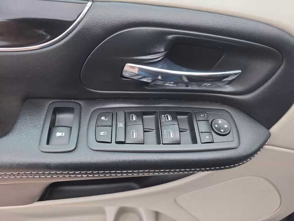 2017 Dodge Grand Caravan - 2C4RDGCG0HR624749 - Image #7