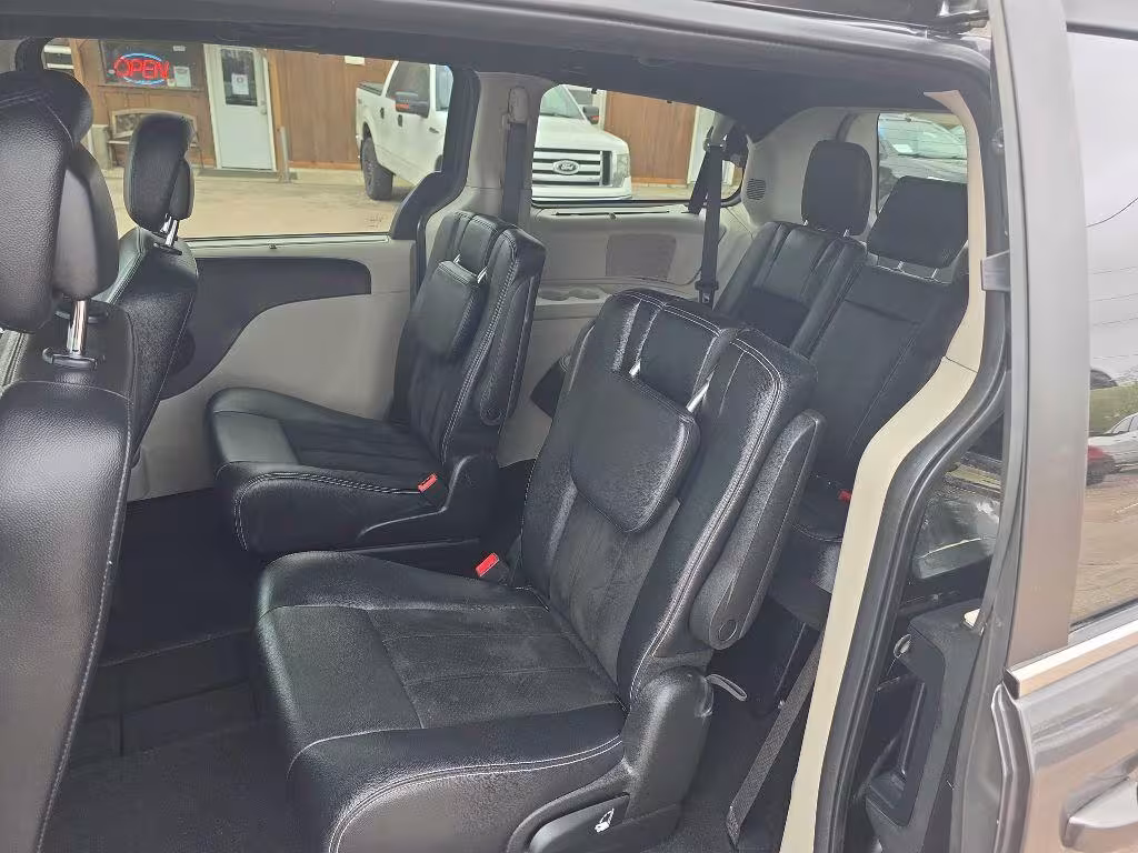 2017 Dodge Grand Caravan - 2C4RDGCG0HR624749 - Image #8