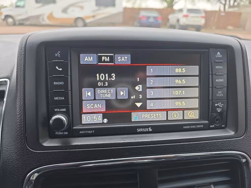 2017 Dodge Grand Caravan - 2C4RDGCG0HR624749 - Image #9