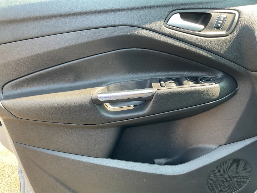 2017 Ford Escape - 1FMCU9GD4HUC05979 - Image #19