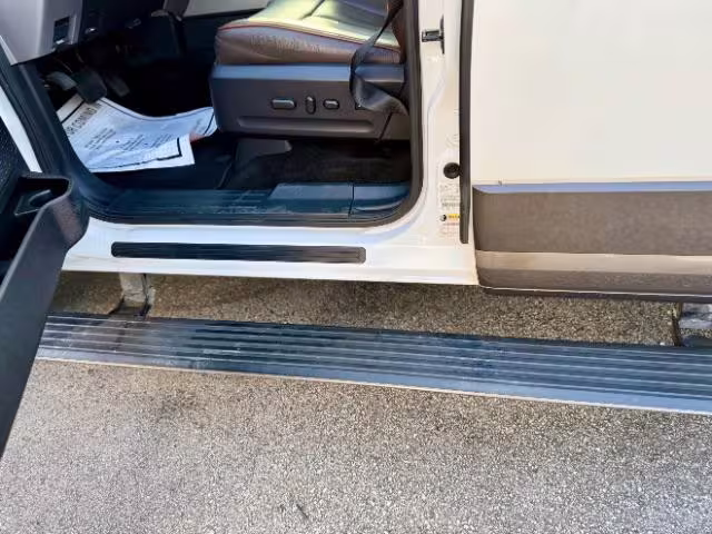 2017 Ford Expedition - 1FMJU1HT8HEA68019 - Image #11