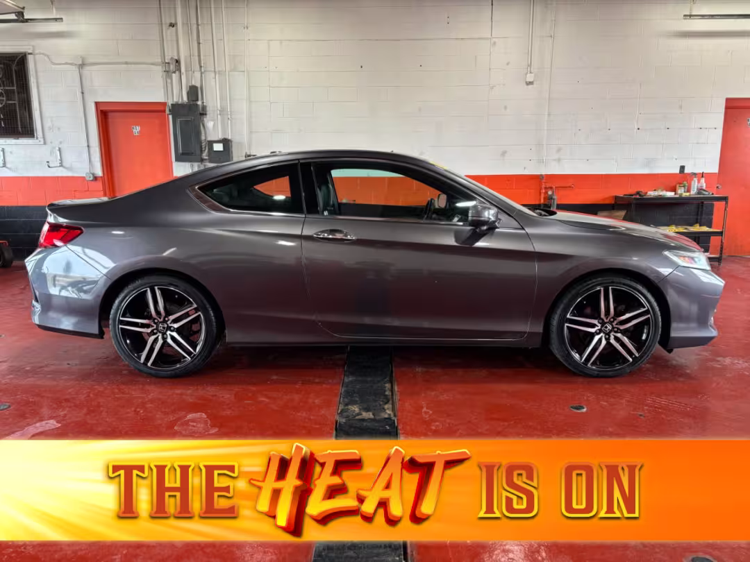 2017 Honda Accord - 1HGCT2B05HA003111 - Image #1