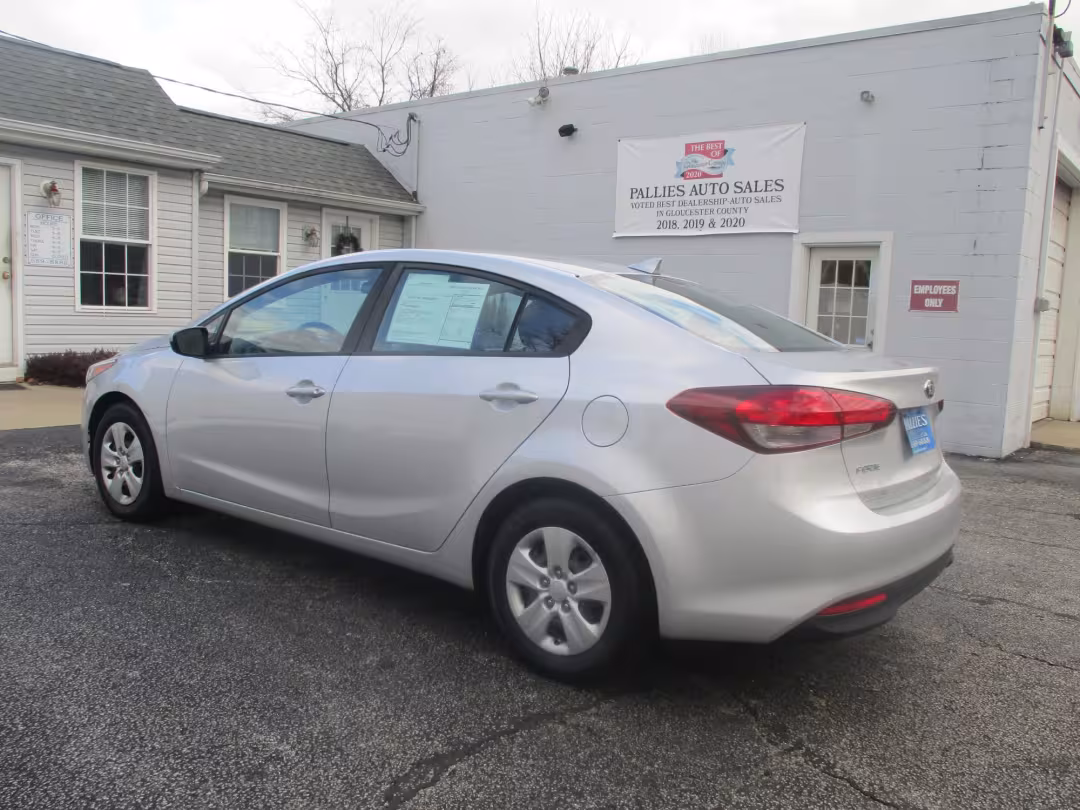 2017 Kia Forte - 3KPFK4A75HE104820 - Image #3