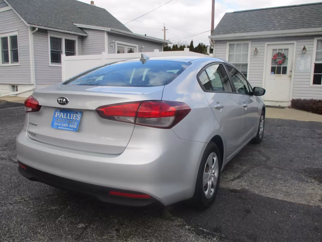 2017 Kia Forte - 3KPFK4A75HE104820 - Image #6