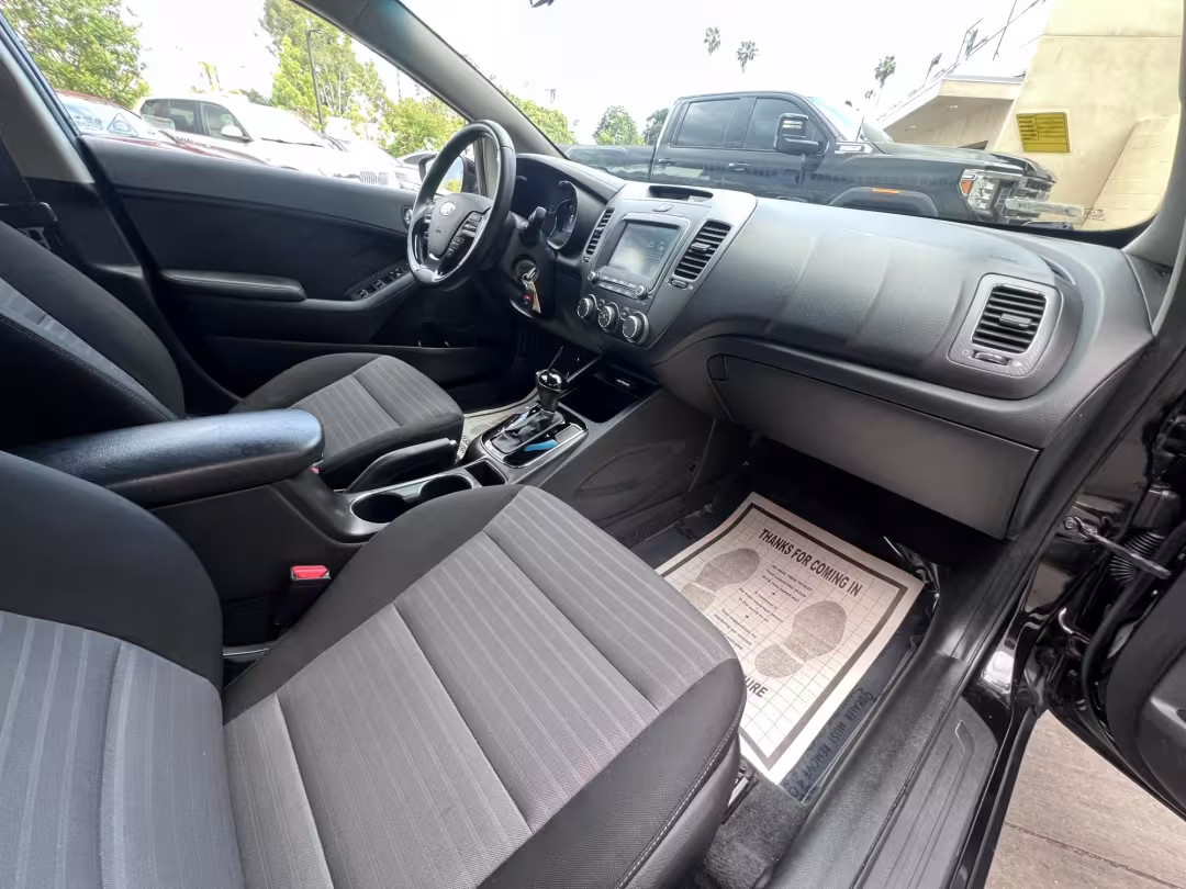 2017 Kia Forte - 3KPFL4A75HE030781 - Image #18