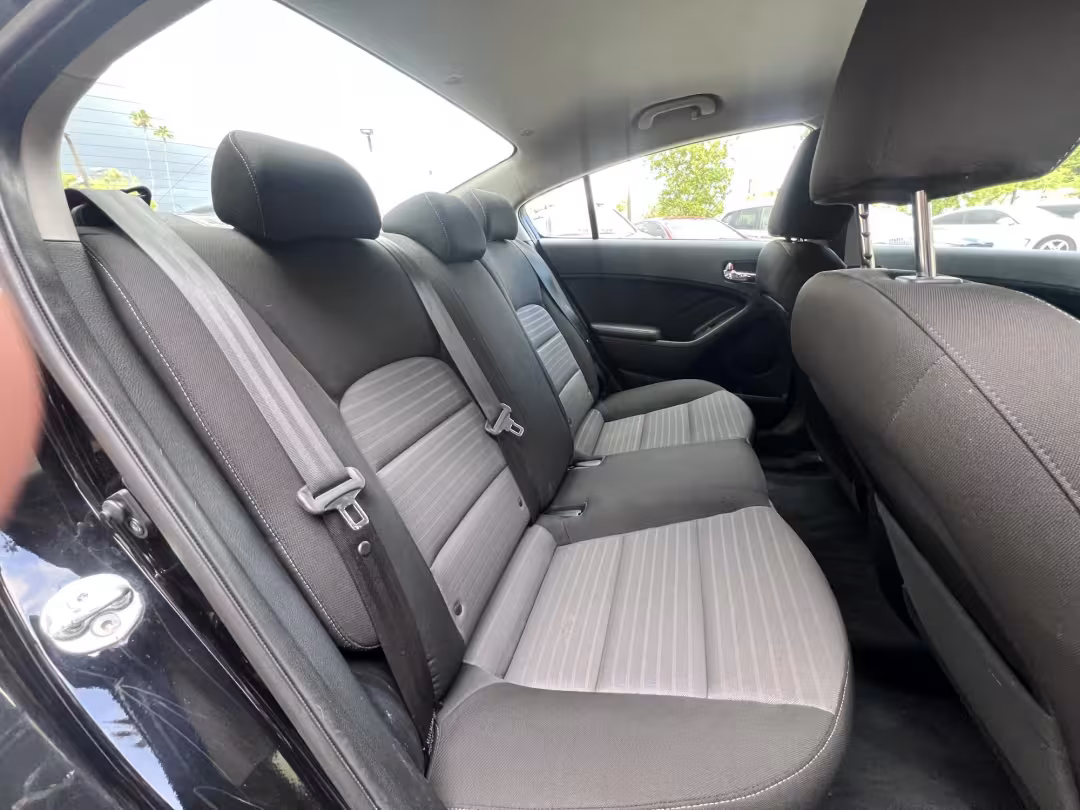 2017 Kia Forte - 3KPFL4A75HE030781 - Image #19