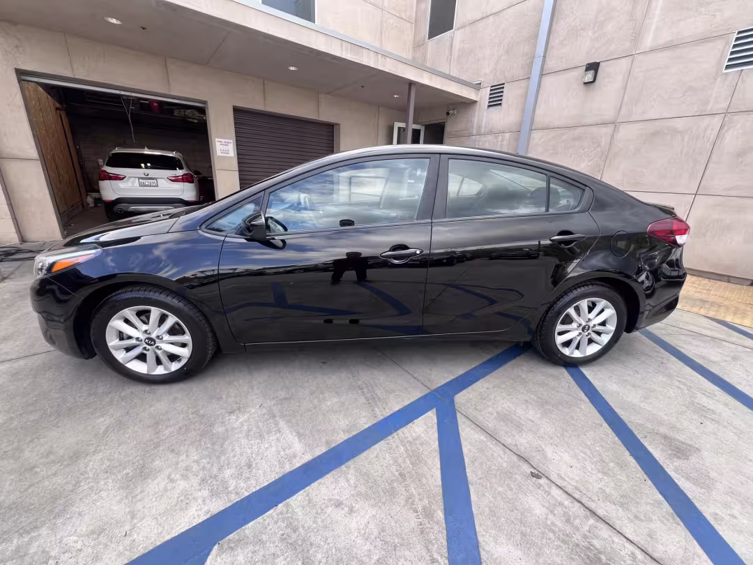 2017 Kia Forte - 3KPFL4A75HE030781 - Image #2