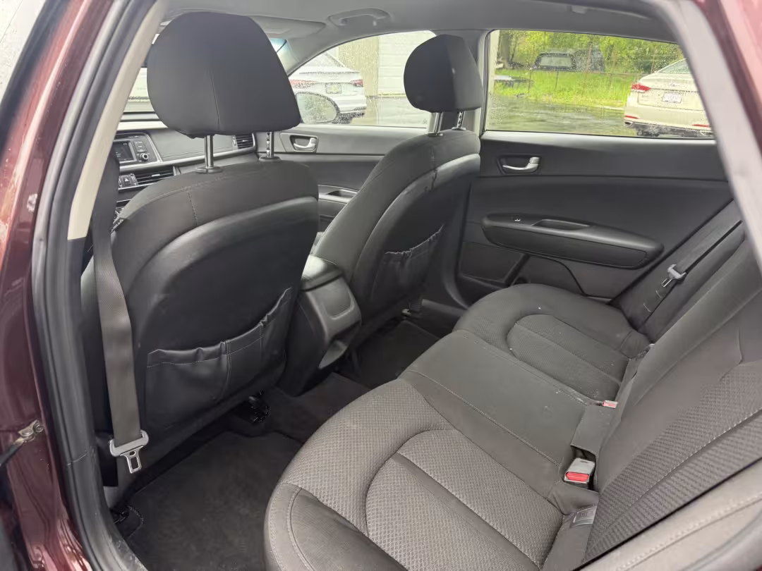 2017 Kia Optima - 5XXGT4L36HG138509 - Image #19