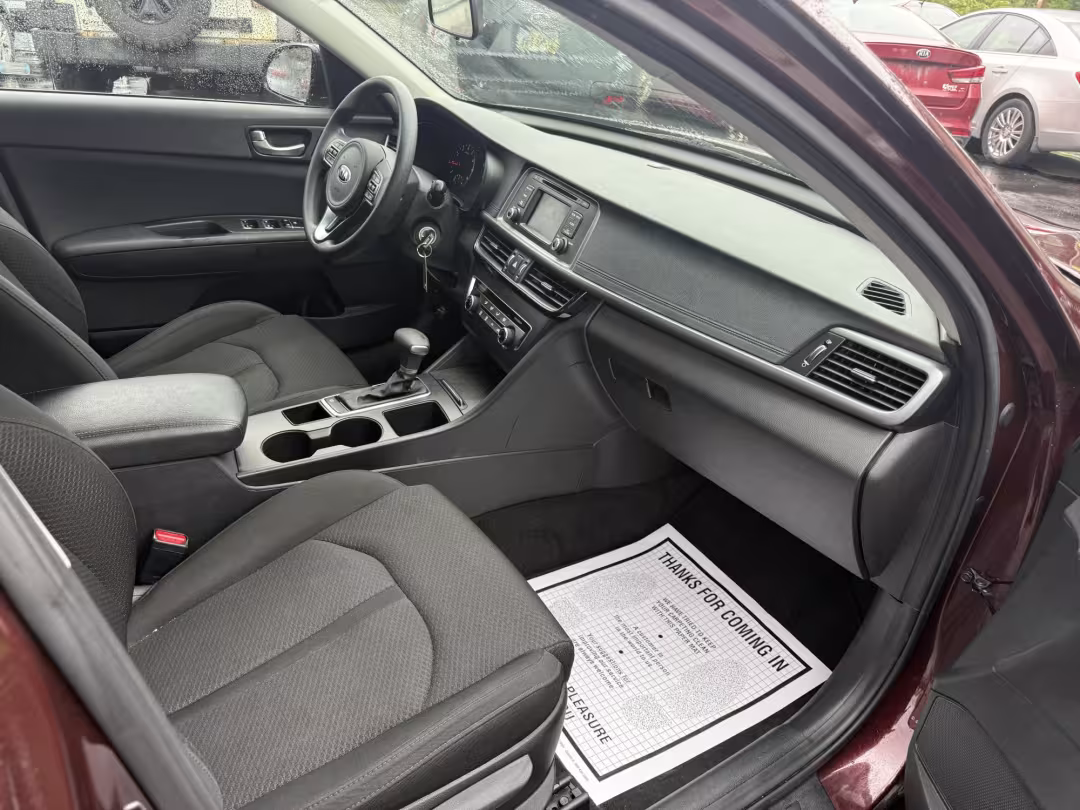 2017 Kia Optima - 5XXGT4L36HG138509 - Image #26