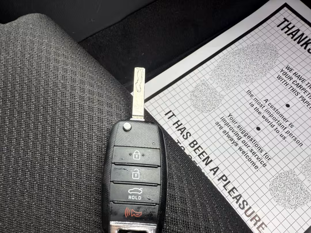 2017 Kia Optima - 5XXGT4L36HG138509 - Image #28