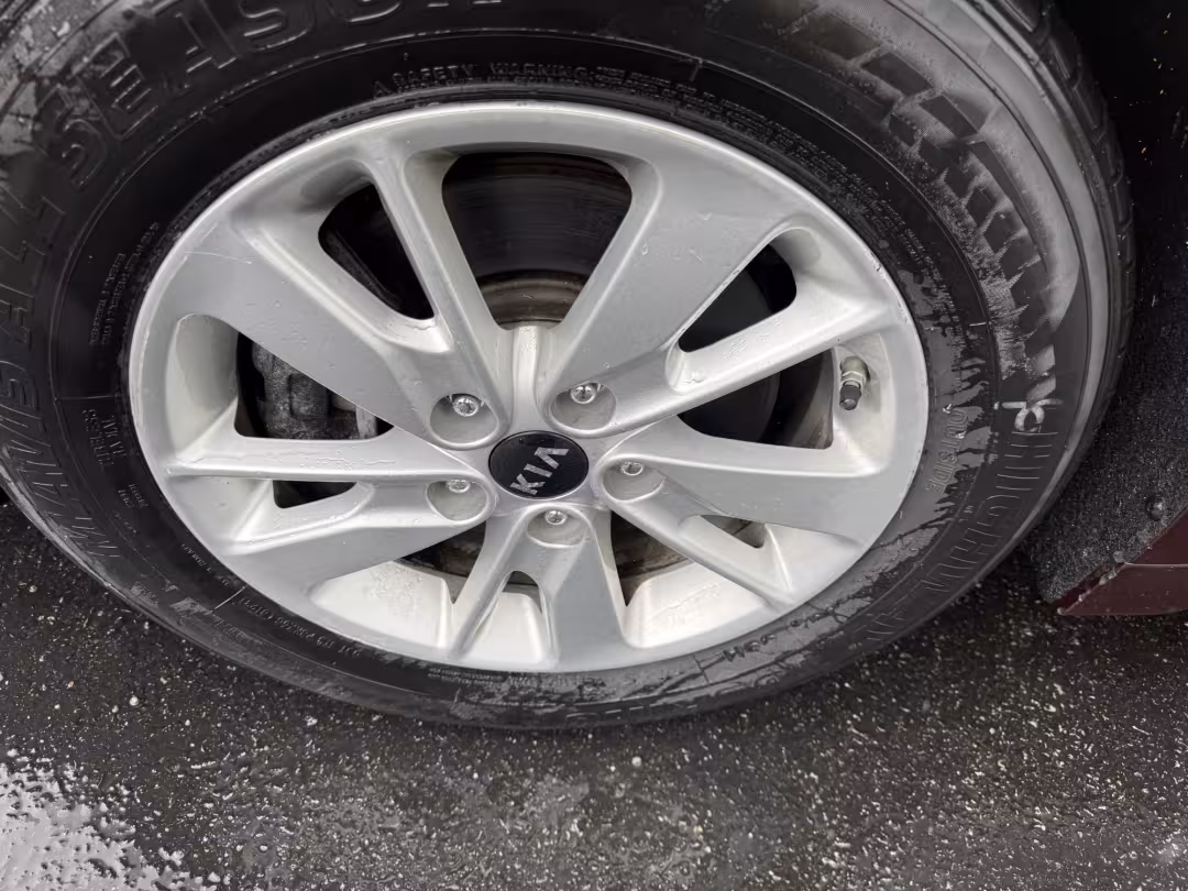 2017 Kia Optima - 5XXGT4L36HG138509 - Image #4