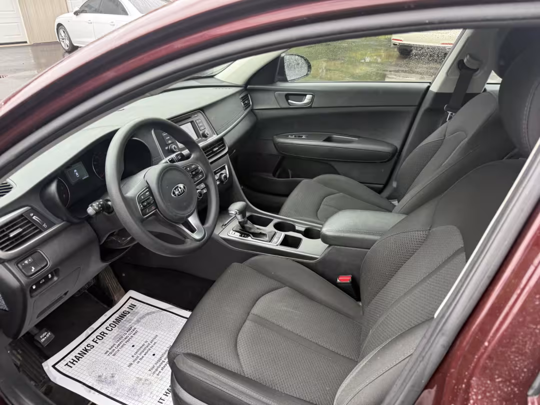 2017 Kia Optima - 5XXGT4L36HG138509 - Image #6