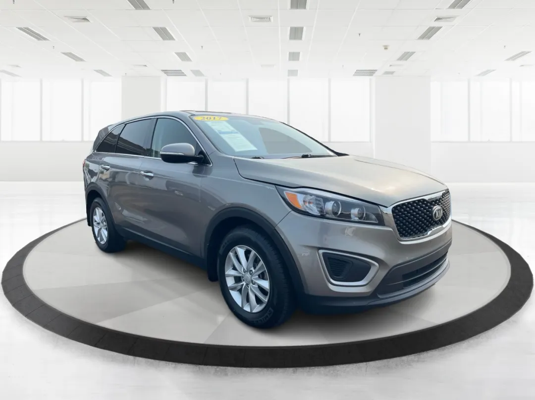 2017 Kia Sorento - 5XYPG4A3XHG265332 - Image #1