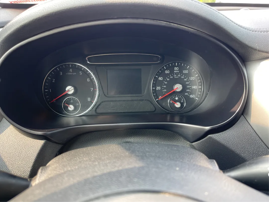 2017 Kia Sorento - 5XYPG4A3XHG265332 - Image #15