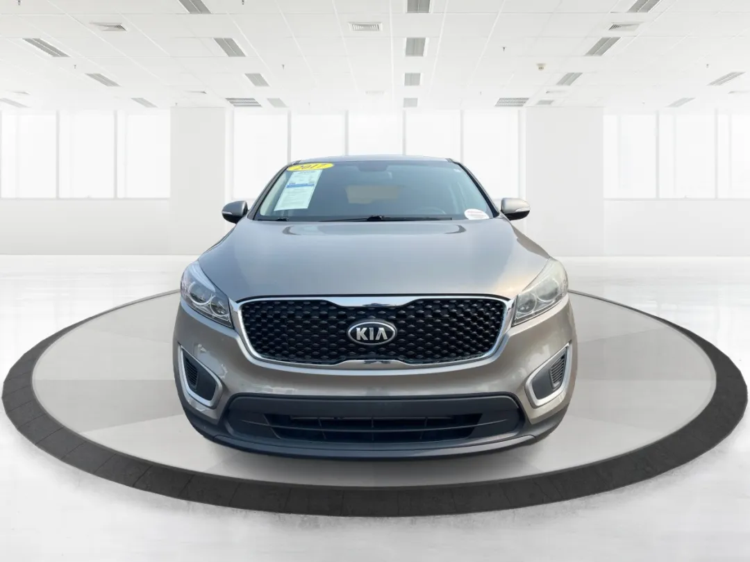2017 Kia Sorento - 5XYPG4A3XHG265332 - Image #7