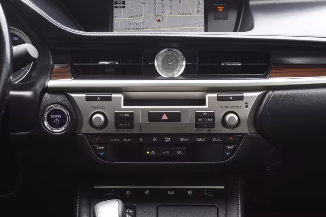 2017 Lexus ES 300h - JTHBW1GG7H2136334 - Image #16