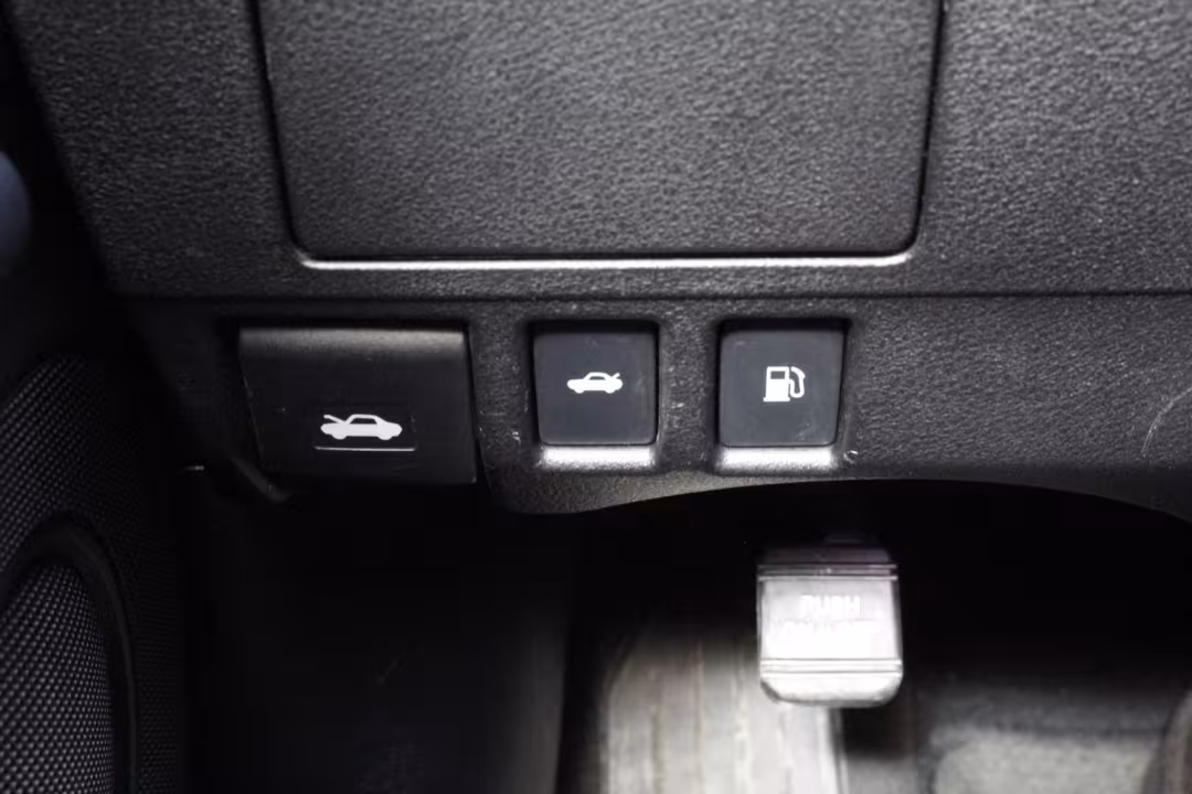 2017 Lexus ES 300h - JTHBW1GG7H2136334 - Image #22