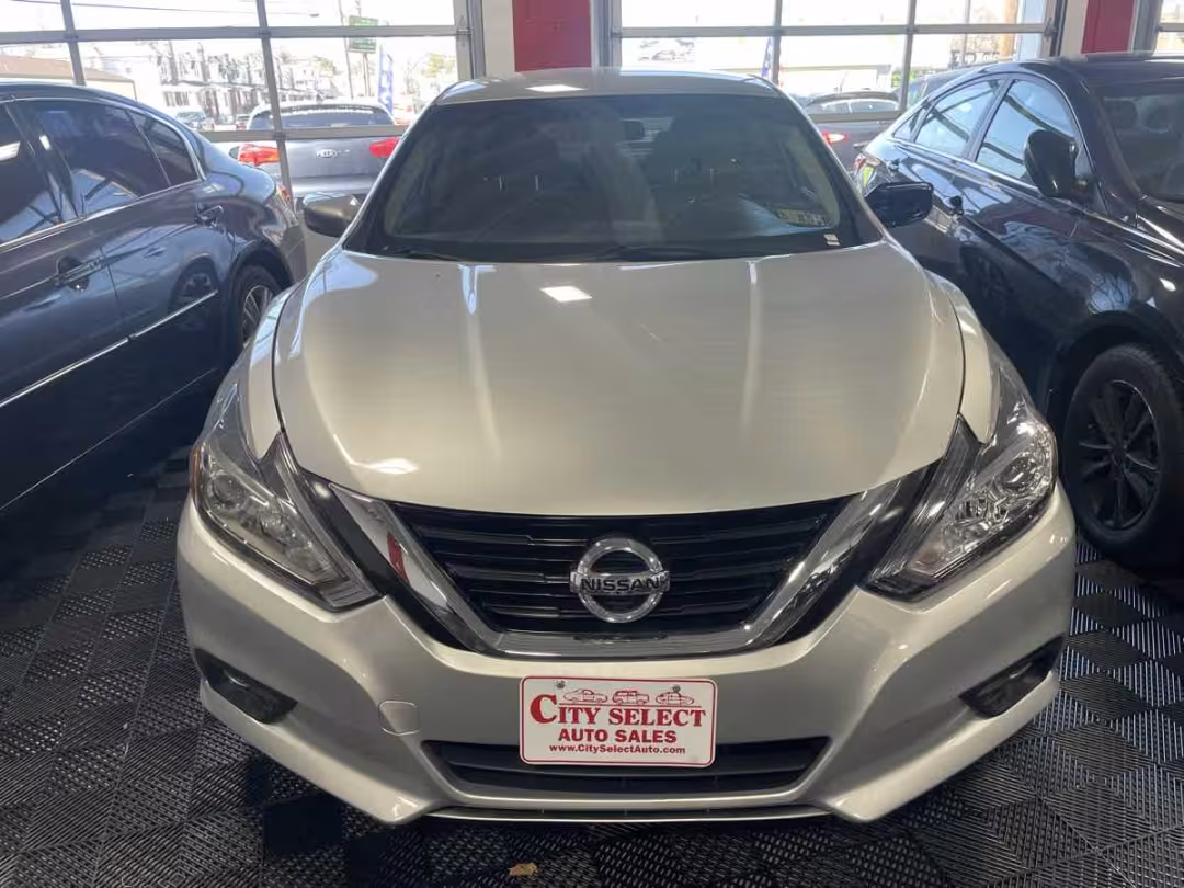 2017 Nissan Altima - 1N4AL3AP7HC116854 - Image #4