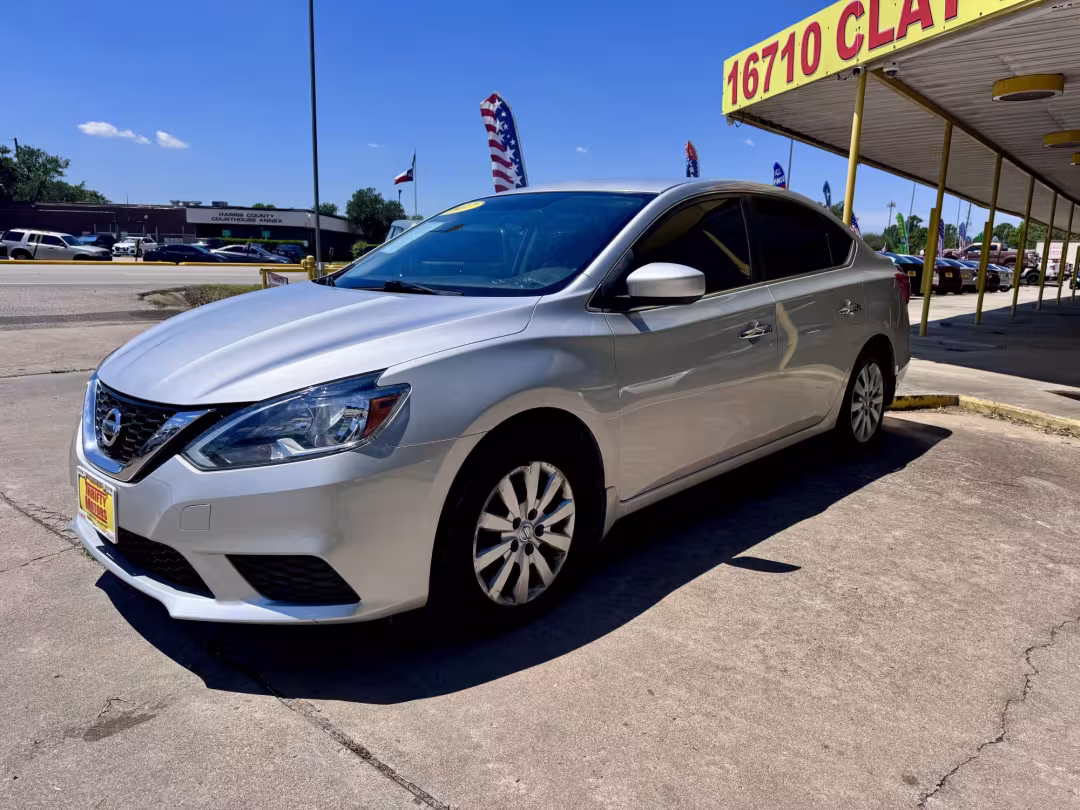 2017 Nissan Sentra - 3N1AB7AP3HY305550 - Image #3