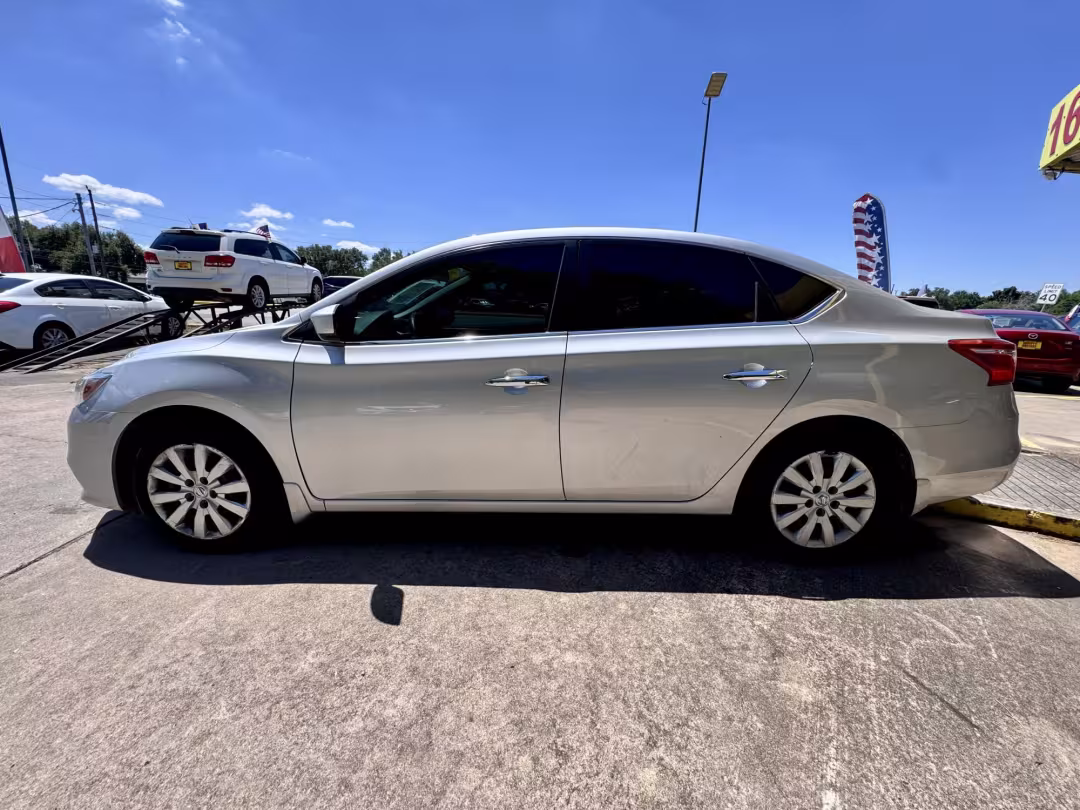 2017 Nissan Sentra - 3N1AB7AP3HY305550 - Image #4