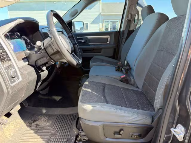 2017 Ram 1500 - 1C6RR7LM7HS876866 - Image #31