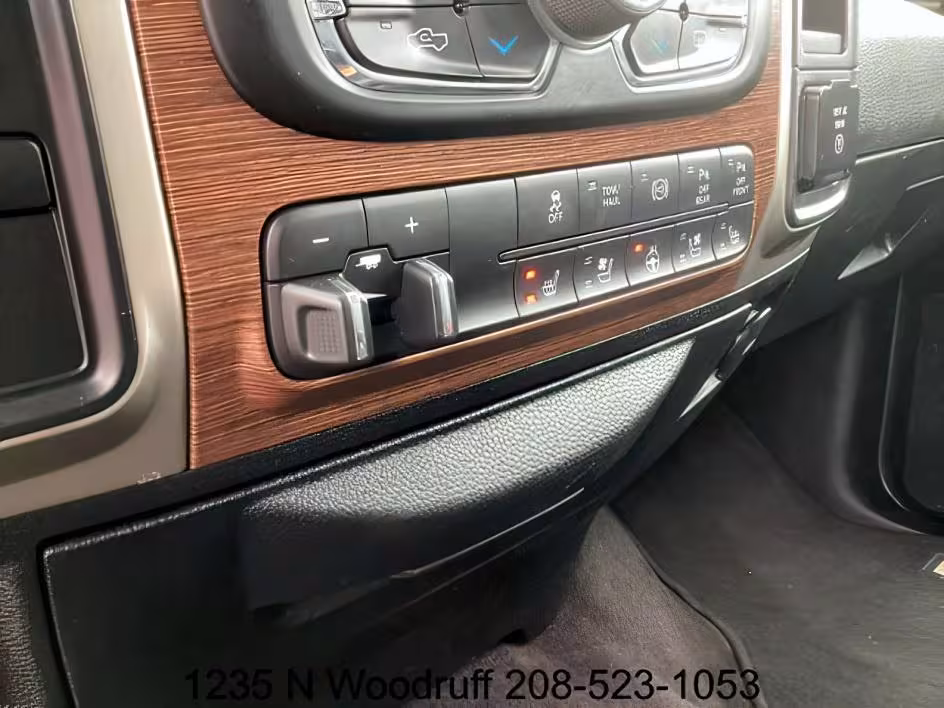 2017 Ram 2500 - 3C6UR5FL3HG519757 - Image #15