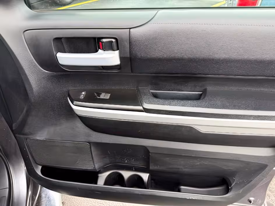 2017 Toyota Tundra - 5TFDY5F12HX656064 - Image #22