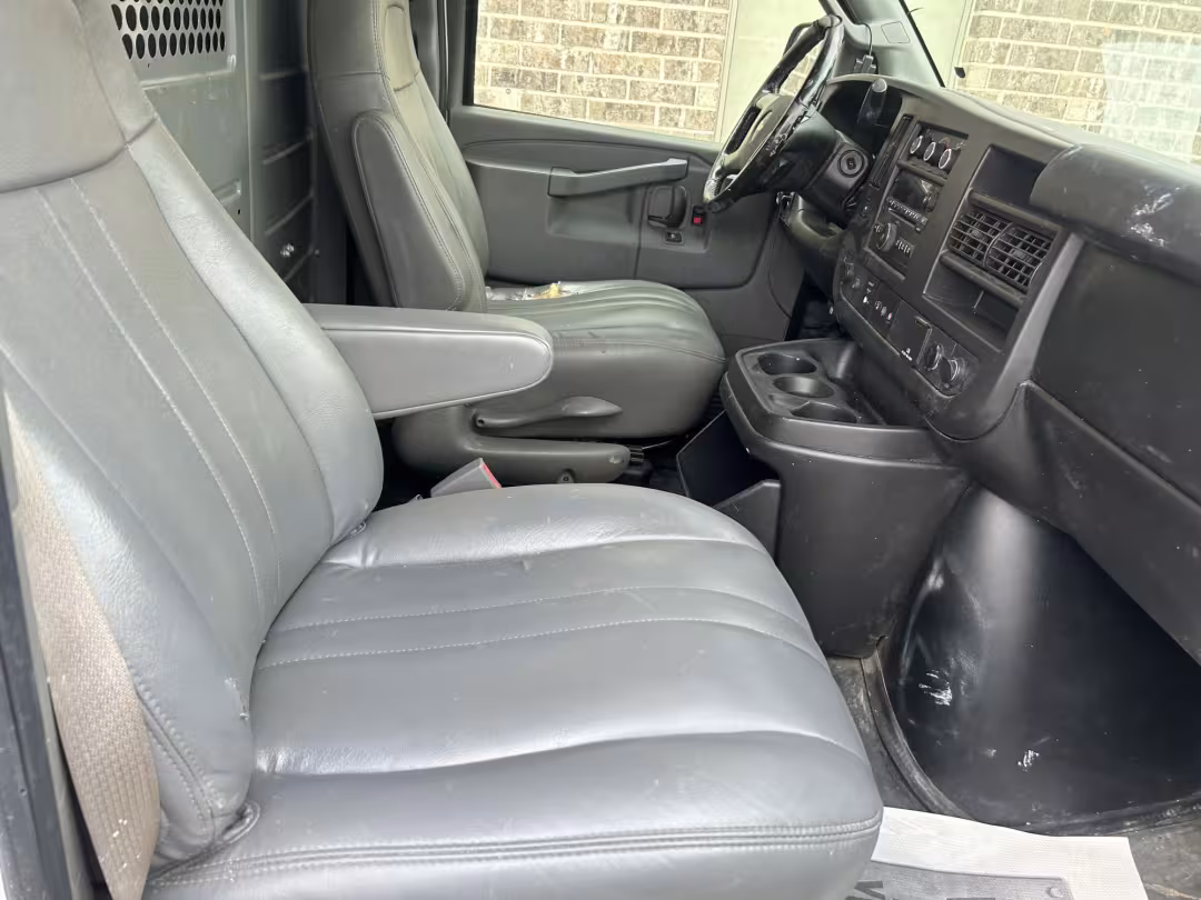 2018 Chevrolet Express - 1GCWGAFG5J1343088 - Image #1