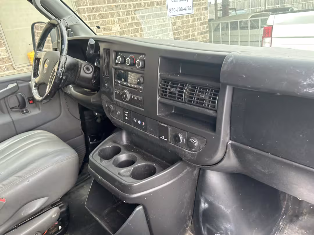 2018 Chevrolet Express - 1GCWGAFG5J1343088 - Image #3
