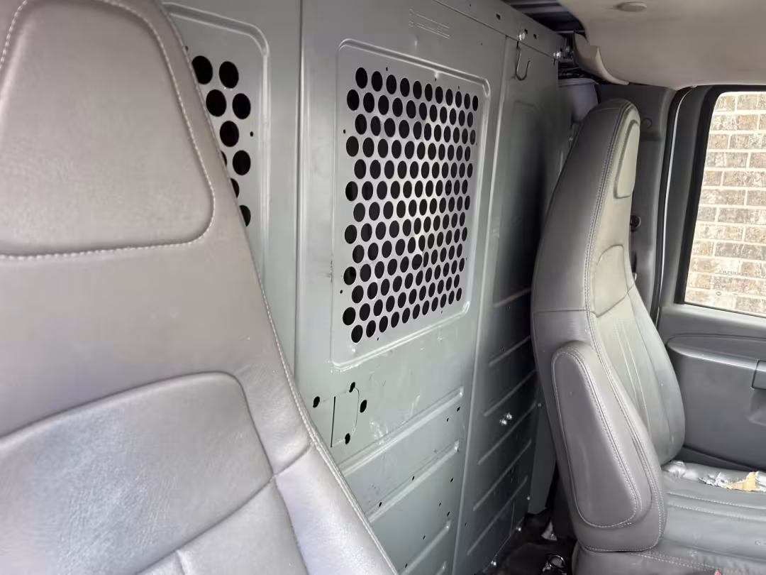 2018 Chevrolet Express - 1GCWGAFG5J1343088 - Image #5