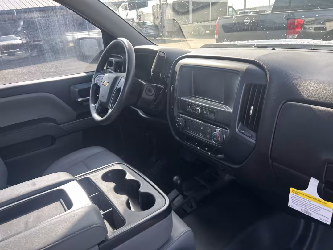 2018 Chevrolet Silverado 1500 - 1GCNKNECXJZ219982 - Image #4