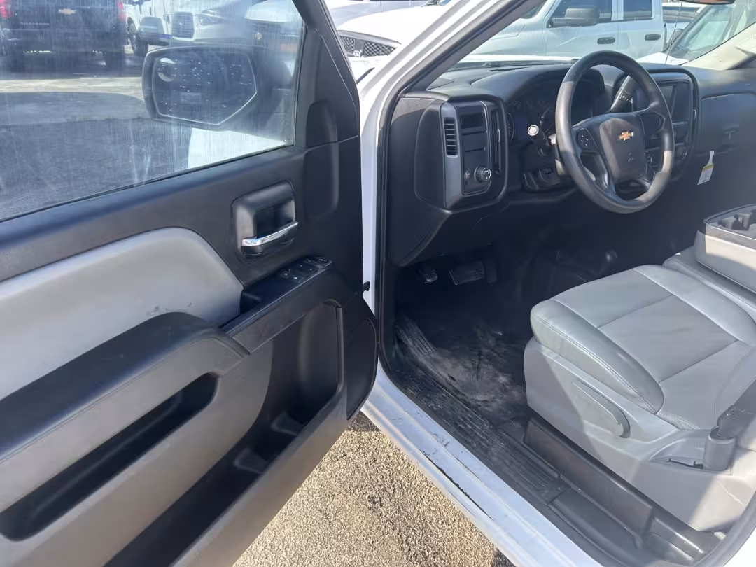 2018 Chevrolet Silverado 1500 - 1GCNKNECXJZ219982 - Image #8