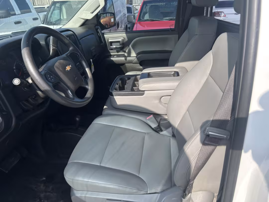 2018 Chevrolet Silverado 1500 - 1GCNKNECXJZ219982 - Image #9