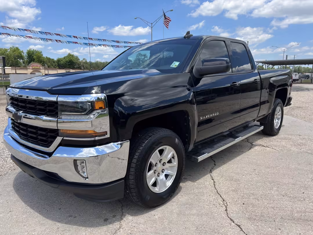 2018 Chevrolet Silverado 1500 - 1GCRCREC3JZ220929 - Image #1