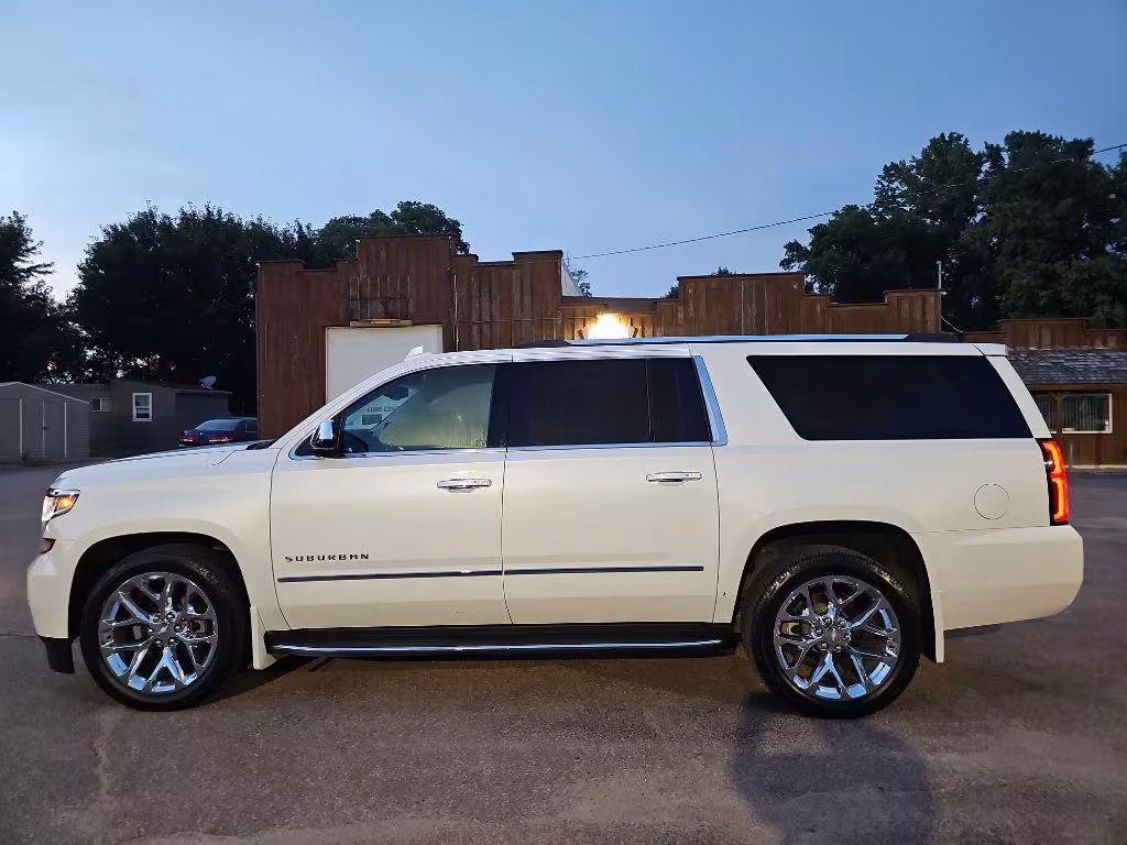 2018 Chevrolet Suburban - 1GNSKJKC9JR213033 - Image #1