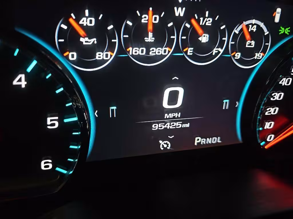 2018 Chevrolet Suburban - 1GNSKJKC9JR213033 - Image #16