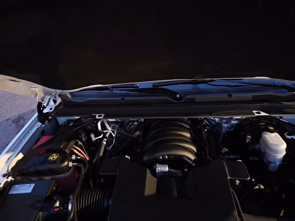 2018 Chevrolet Suburban - 1GNSKJKC9JR213033 - Image #20