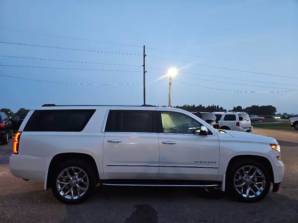 2018 Chevrolet Suburban - 1GNSKJKC9JR213033 - Image #4