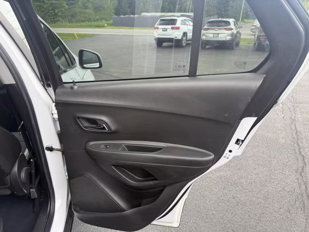 2018 Chevrolet Trax - KL7CJPSBXJB613392 - Image #25