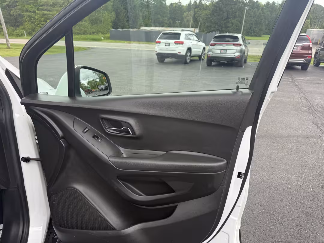 2018 Chevrolet Trax - KL7CJPSBXJB613392 - Image #29