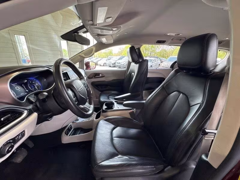2018 Chrysler Pacifica - 2C4RC1EG8JR234615 - Image #13