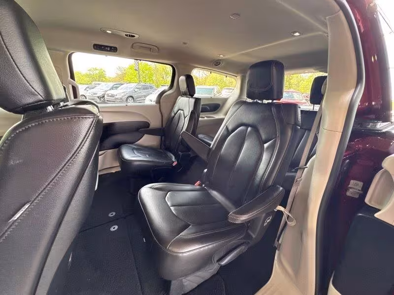 2018 Chrysler Pacifica - 2C4RC1EG8JR234615 - Image #14