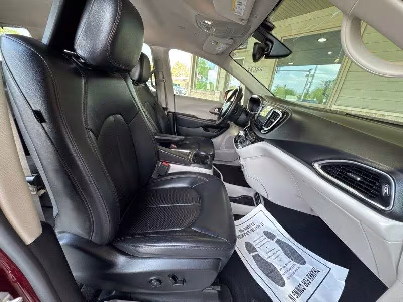 2018 Chrysler Pacifica - 2C4RC1EG8JR234615 - Image #18