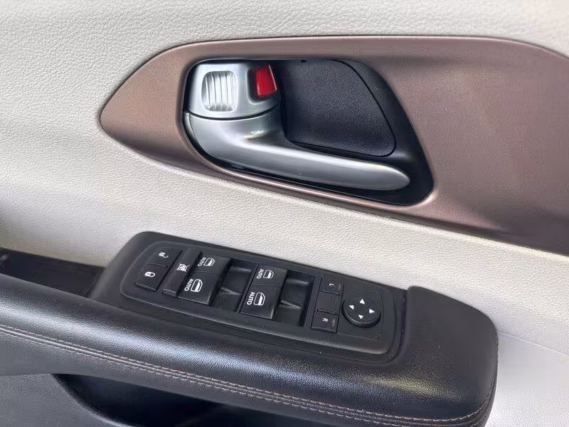 2018 Chrysler Pacifica - 2C4RC1EG8JR234615 - Image #21