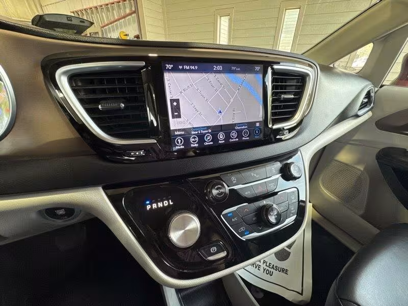 2018 Chrysler Pacifica - 2C4RC1EG8JR234615 - Image #22