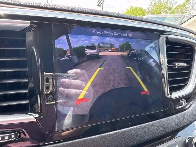 2018 Chrysler Pacifica - 2C4RC1EG8JR234615 - Image #25