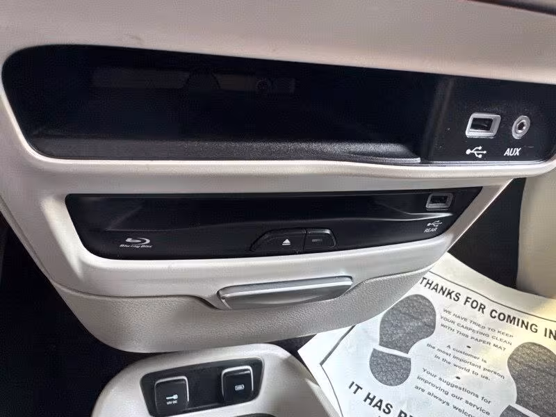 2018 Chrysler Pacifica - 2C4RC1EG8JR234615 - Image #27