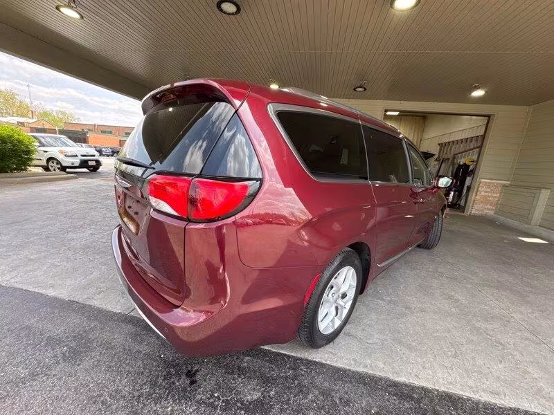 2018 Chrysler Pacifica - 2C4RC1EG8JR234615 - Image #3